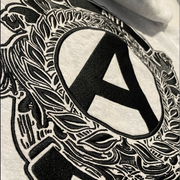 SOLD off platform- Supreme Anti Hooded Sweatshirt Ash Grey - Picture 5 of 9